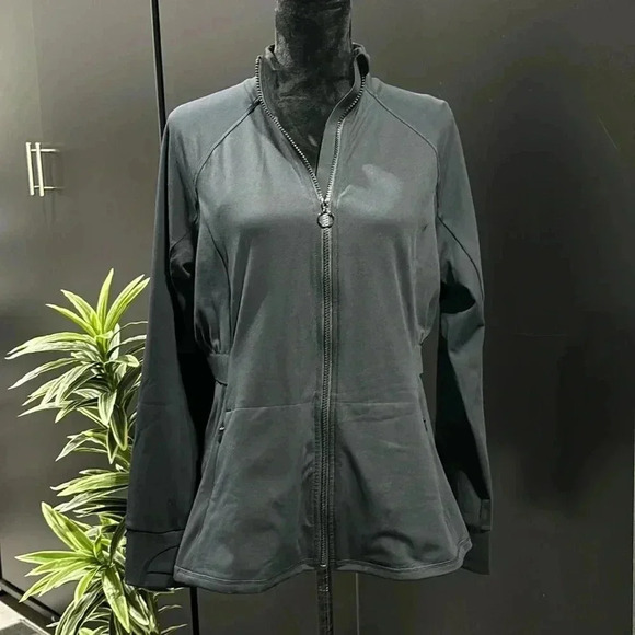 Fabletics Jacket,Hip pockets,thumb holes,hidden mesh back w/media pocket - Picture 1 of 15
